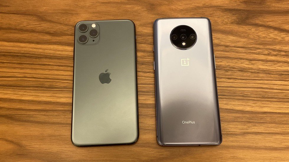 Left to right: iPhone 11 Pro Max, OnePlus 7T