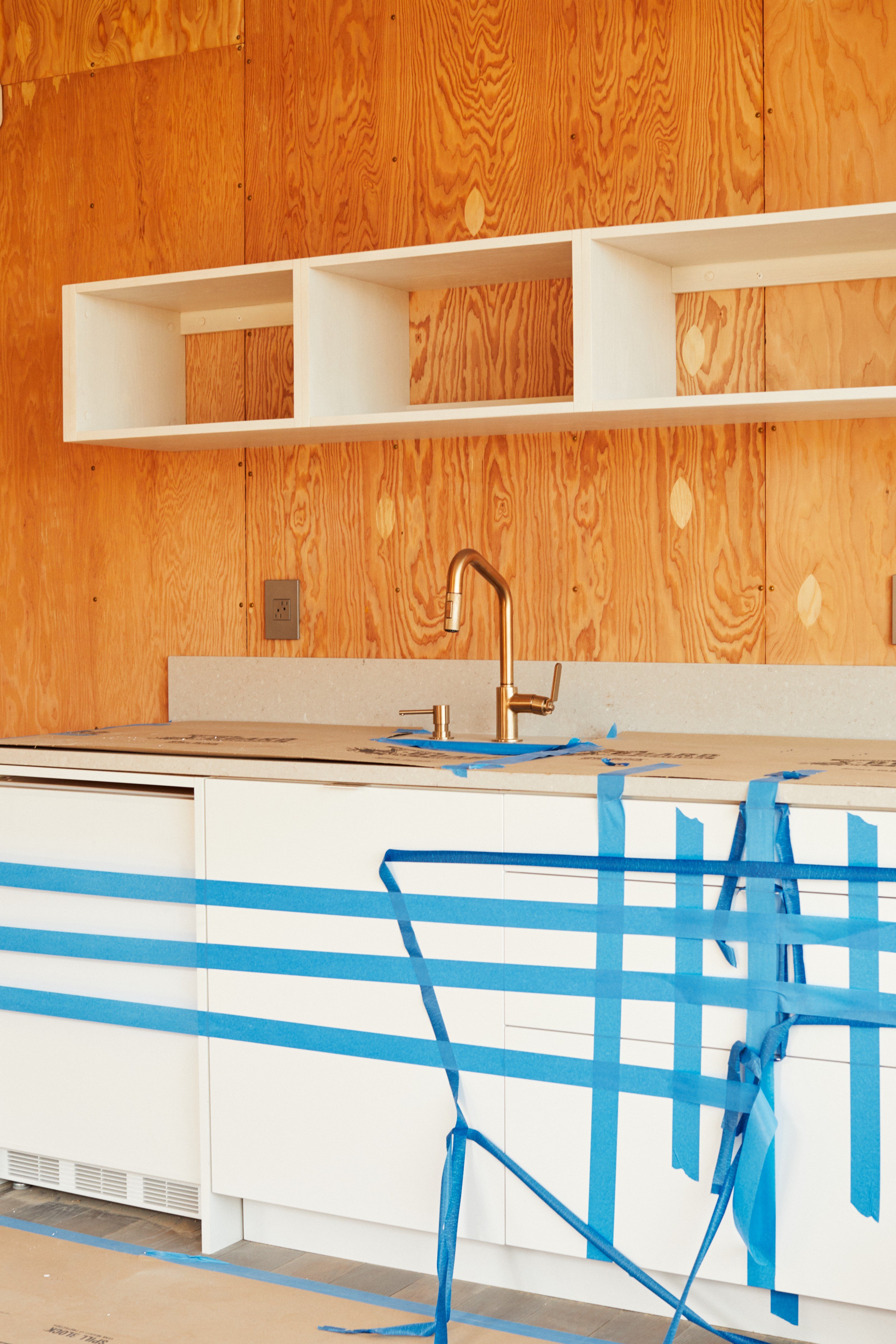 Modular construction is lauded for its manufacturing efficiency, but when it comes to shipping, it can cost tens, if not, hundreds of thousands of dollars depending on the home’s size and distance required to travel.