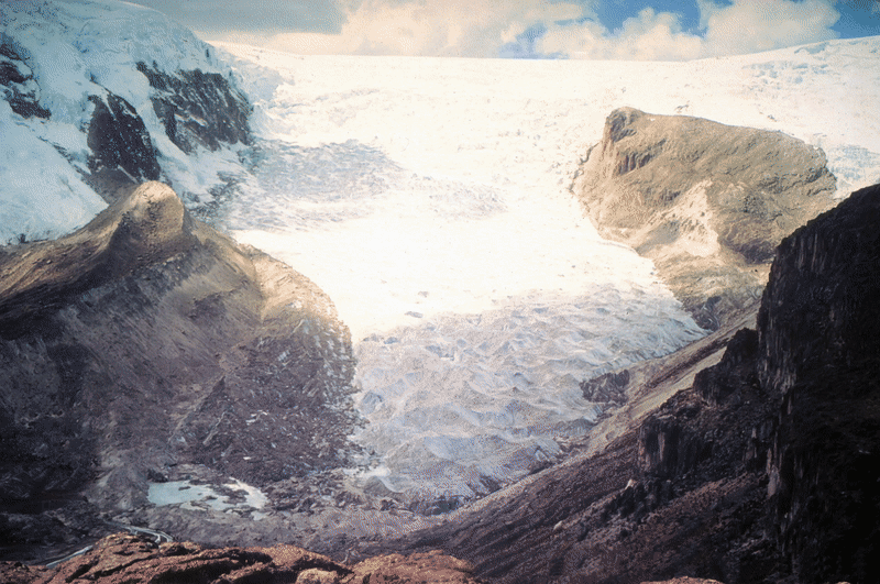 The Qori Kalis glacier in the Peruvian Andes in 1978 and 2011, after decades of melting. Source: Lonnie G. Thompson